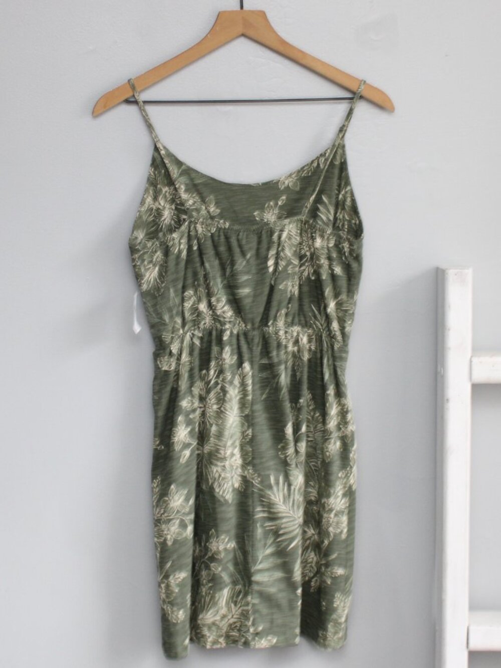 Old Navy Waist-Defined Printed Slub-Knit Dress Green Olive Tropical Small NWT - Picture 3 of 8